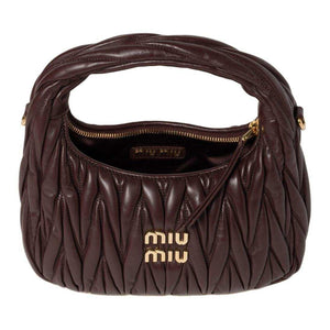 MIU MIU ميو ميو حقيبة هوبو واندر بتصميم مبطن جلد نابا.