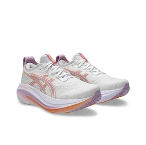 حذاء للجري ASICS بتقنية PureGEL مريح لون أبيض وبرتقالي.