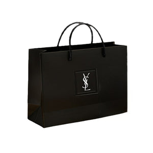 أحمر شفاه بلمسة لامعة بشعار YSL، صورة إضافية من المعرض