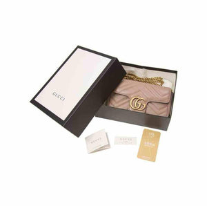 حقيبة Gucci Marmont صغيرة بسلسلة ذهبية - لون بيج.