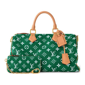حقيبة Louis Vuitton Speedy 30 بلون أخضر مميز وأنيق.