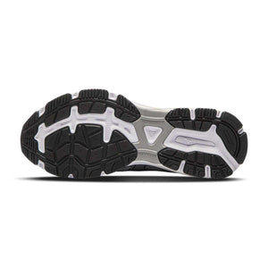 حذاء رياضي Mizuno Racer S بتصميم فضي مميز.