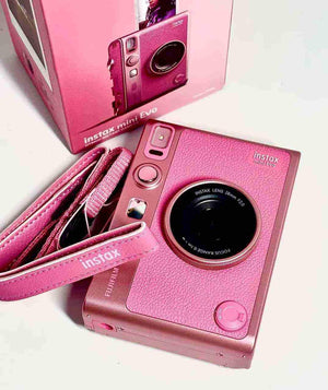 Instax Mini Evo Pink | كاميرا فورية هايبرد - إصدار وردي خاص وحصري ✨.