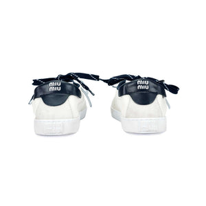 حذاء Sneakers من Miu Miu جلد أبيض وتفاصيل Navy Blue.