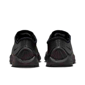 The rear view showcases Nike Shoes details, combining the حذاء نايك الأصلي مع ميزات حذاء Nike Air Superfly أسود سنيكر وجودة شوز نايك وتشكيلة nike schuhe.