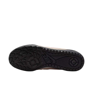 Inspect the durable outsole of Nike Shoes and حذاء نايك الأصلي الذي يضمن راحة شوز نايك، مع ميزات حذاء نايكي نسائي بيج ووردي | Nike Beige & Pink ومواصفات nike schuhe.
