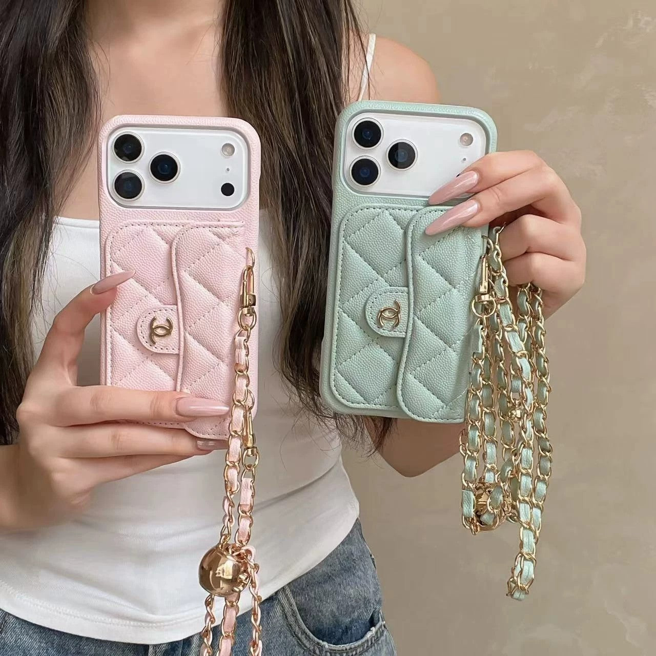 كفر iPhone فاخر بتصميم حقيبة جلدية وسلسلة