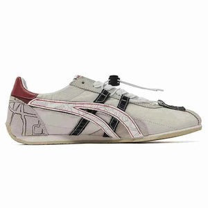 حذاء PandaPrank Onitsuka Tiger رياضي أبيض بتصميم عصري فريد.