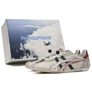 حذاء PandaPrank Onitsuka Tiger رياضي أبيض بتصميم عصري فريد.