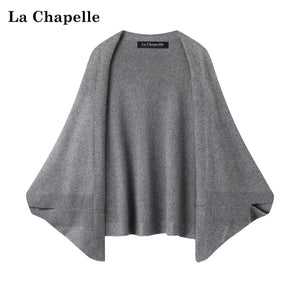 شال شتوي نسائي محبوك La Chapelle باللون الرمادي من الأمام