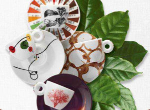 طقم أكواب Espresso من illy Art Collection بتصاميم فنية.