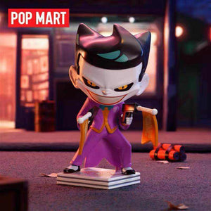 مجسمات POP MART لشخصيات DC Gotham City الأصلية.