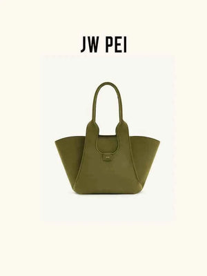 حقيبة يد JW PEI Tote Bag بخامة الشمواه الصناعي الفاخر.