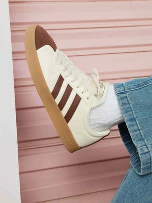 Adidas | أديداس حذاء VL COURT 2.0 الرياضي الكلاسيكي.