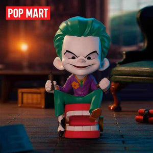 مجسمات POP MART لشخصيات DC Gotham City الأصلية.