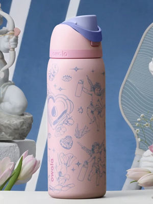 The American version of Owala's new Valentine's Day limited edition pink angel model insulated cup handle straw has a large capacity of 945ml