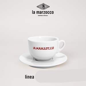 كوب إسبريسو أبيض مع صحن وشعار linea مطبوع بالأسود