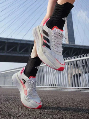 حذاء جري خفيف للماراثون من أديداس adidas.