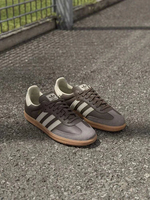 أحذية "T Shoes" SAMBA OG الكلاسيكية المستوحاة من أحذية التدريب الألمانية، للرجال والنساء.