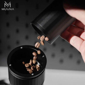 طاحنة قهوة MUVNA الكهربائية - تصميم أسود عصري وأداء احترافي.