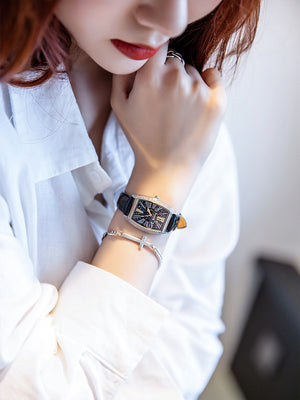 2026 New Swarovski Element Crystal Tonneau Barrel Watch Women's Genuine Brand Baby's Breath Leather Fashion Watch.