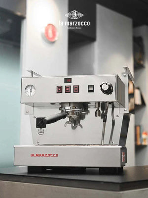 آلة إسبريسو La Marzocco Linea Classic S بمجموعة واحدة فضي.