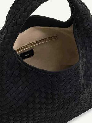 حقيبة JW PEI منسوجة كبيرة – JW PEI Woven Handbag بتصميم عملي أنيق.