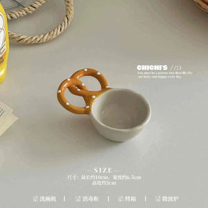 صحن تقديم سيراميك بتصميم Cute Bread و Pretzel مميز.