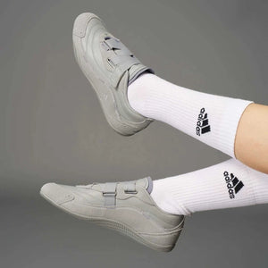 حذاء نسائي عصري من أديداس adidas.