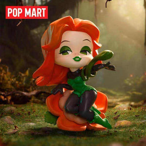 مجسمات POP MART لشخصيات DC Gotham City الأصلية.