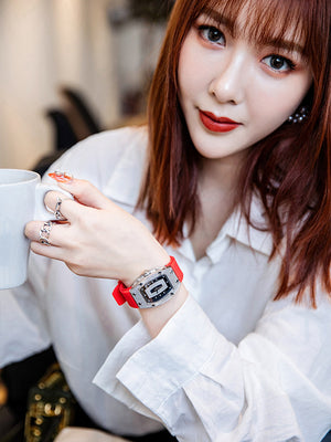 Light luxury niche watches, women's women's diamond-encrusted luxury large dial, new summer 2026 genuine high-end sense.
