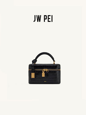 شنطة يد نسائية JW PEI Cleo بتصميم بوكس ومقبض علوي