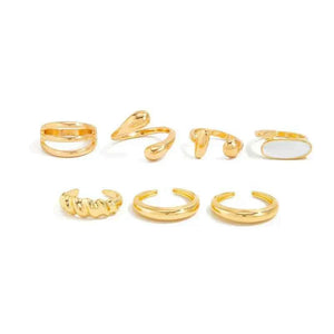 طقم خواتم نسائي Rings Set بتصاميم عصرية ذهبي وفضي.