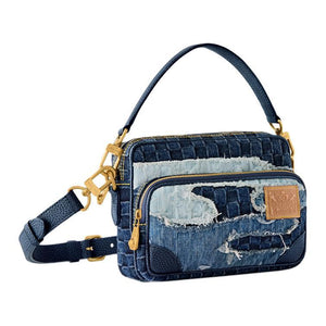 حقيبة Louis Vuitton Denim بتصميم مميز وعصري.