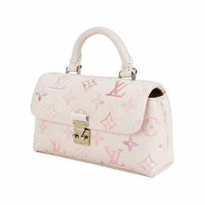 حقيبة Louis Vuitton Monogram بألوان باستيل متدرجة.