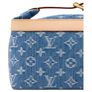 حقيبة Louis Vuitton Vanity بتصميم قماش الجينز الأزرق المميز.