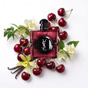 عطر بلاك أوبيوم سكارليت مع كرز وقرون فانيليا وزهور بيضاء
