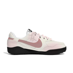 حذاء Nike رياضي نسائي بتصميم Pink كرتوني مميز.