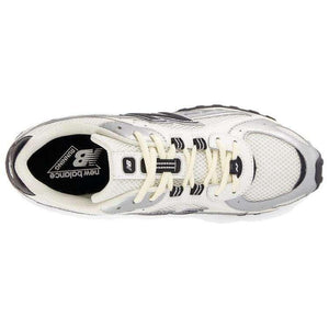 New Balance 204L.