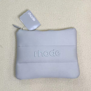 حقيبة مكياج Rhode بتصميم مبطن وعصري ألوان متعددة - رفعة