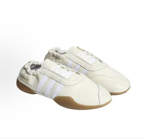 حذاء adidas Taekwondo باللون الأبيض الكريمي - رفعة