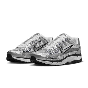 سنيكرز Nike P-6000 بطبقات فضية ميتاليك