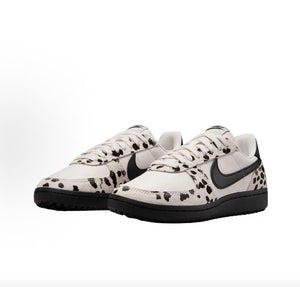 حذاء Nike رياضي مميز بنقشة البقر أبيض وأسود - رفعة