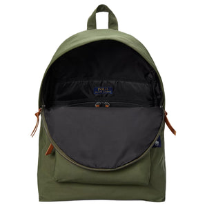 Open interior view of an original Ralph Lauren olive green school backpack showing main storage compartment and brand tag.
عرض داخلي مفتوح لحقيبة ظهر مدرسة رالف لورين أصلية باللون الأخضر الزيتوني يوضح مساحة التخزين الرئيسية وعلامة الماركة.