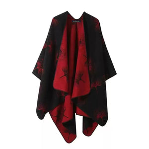 كيب لاشابيل بالأسود والأحمر بنقشة أوراق مفرود على خلفية بيضاء