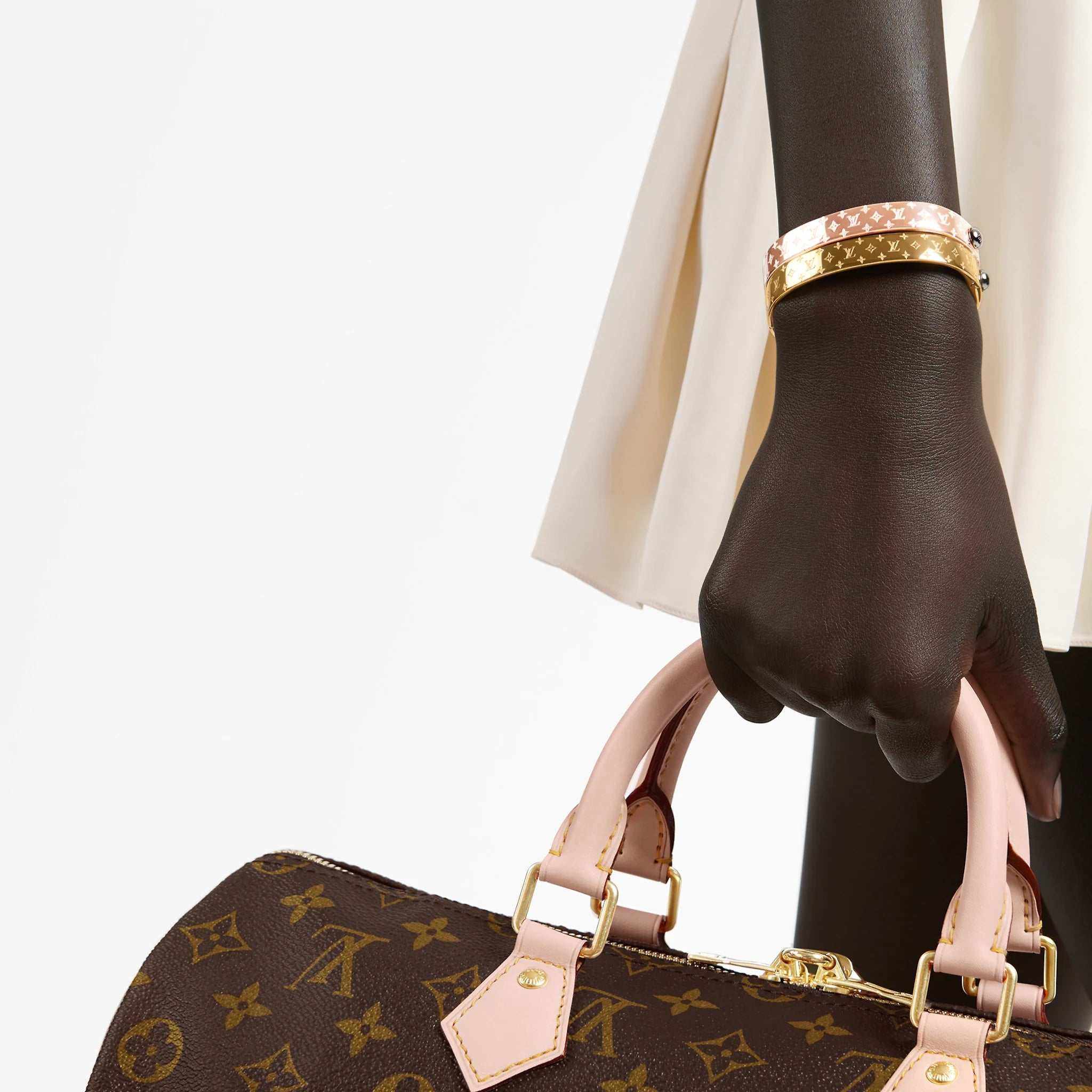 LOUIS VUITTON.