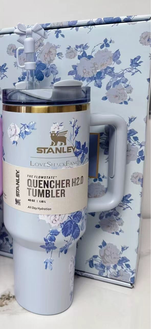 كوب Stanley Quencher H2.0 بنقوش زهور LoveShackFancy.