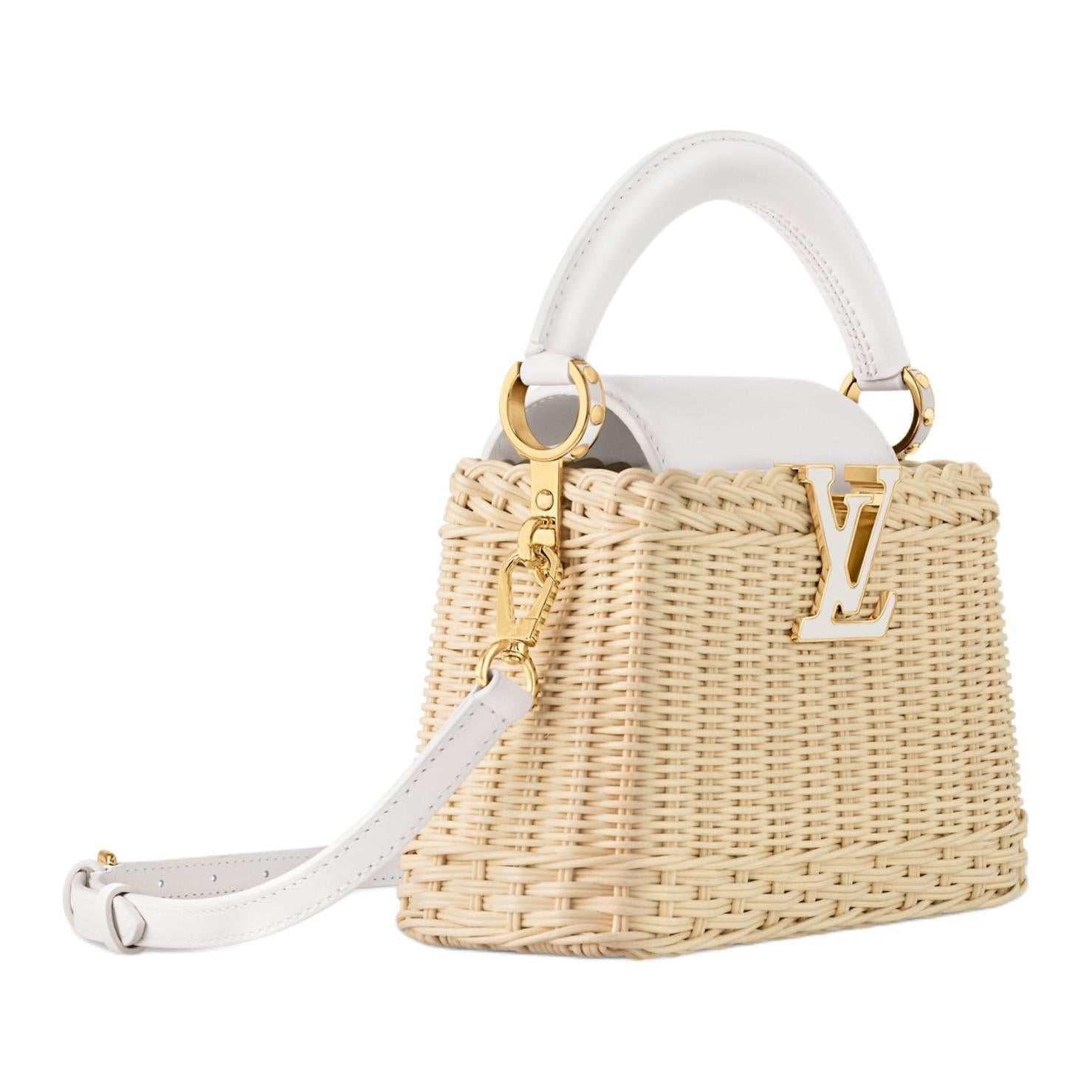 حقيبة Capucines من Louis Vuitton بتصميم Wicker ولون أبيض.