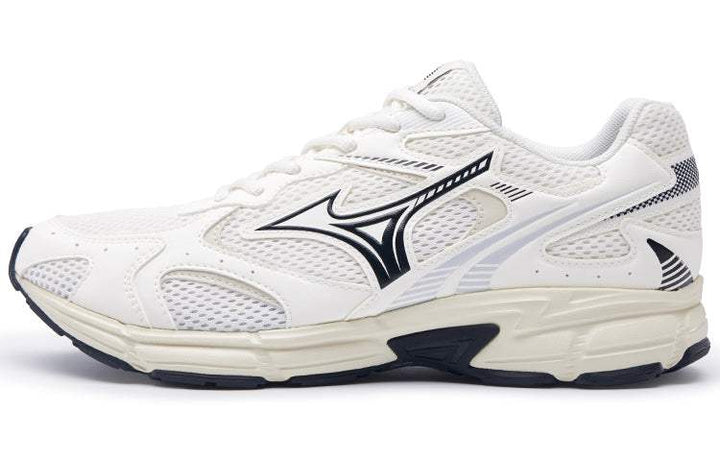 حذاء Mizuno Speed 2K أبيض مع نعل مطاطي وشبك تنفسي وتصميم مريح وخفيف للرياضة والمشي