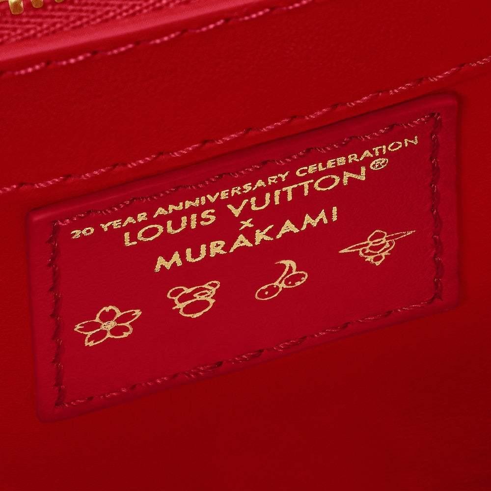 حقيبة Louis Vuitton x Murakami من القش و Denim Cherry أحمر.